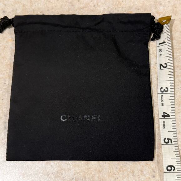 Bundle of three Chanel Black drawstring pouches jewelry, samples, cosmetics - Picture 4 of 5